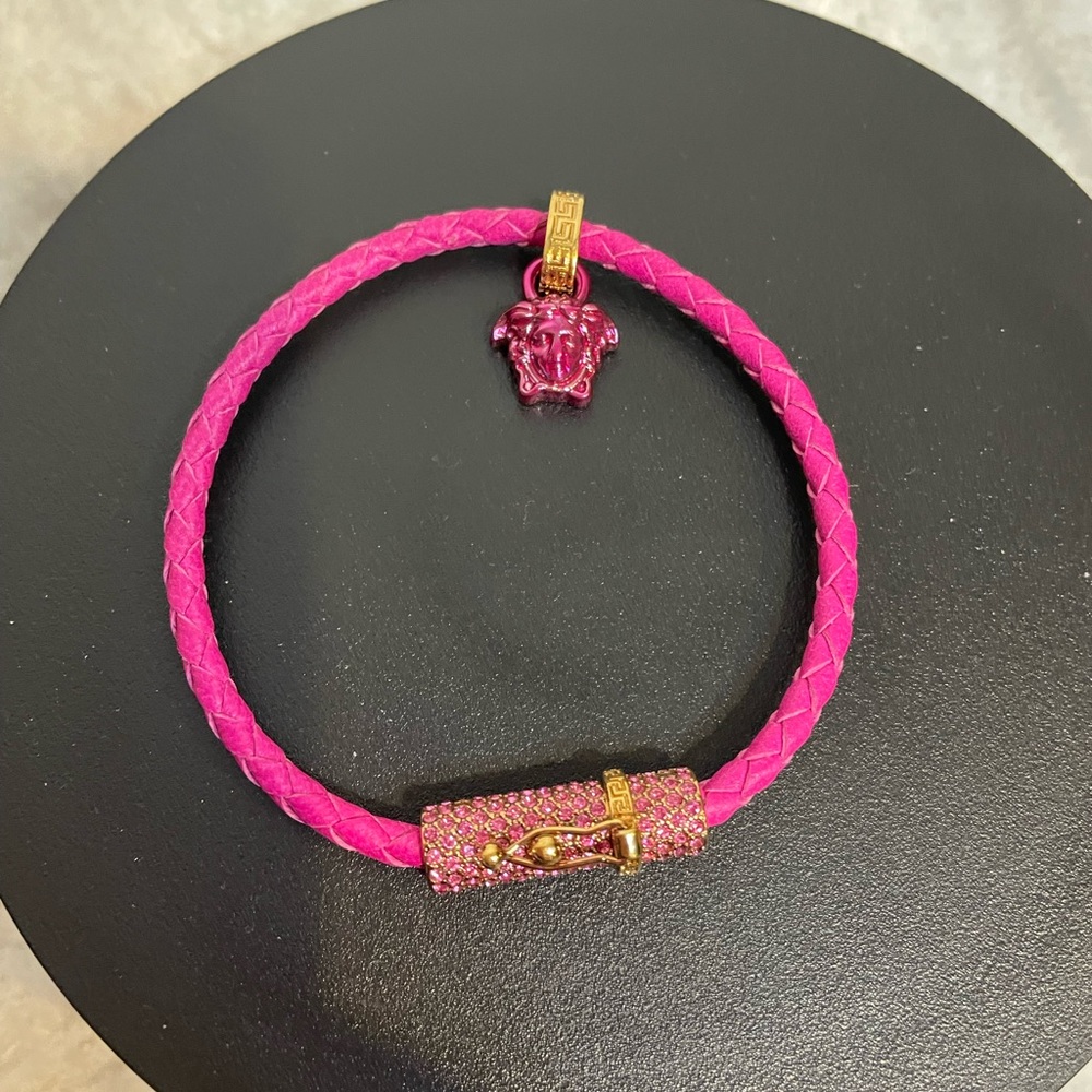 NWT Versace Crystal-embellished Leather Bracelet with Medusa charm-medium - Picture 7 of 9